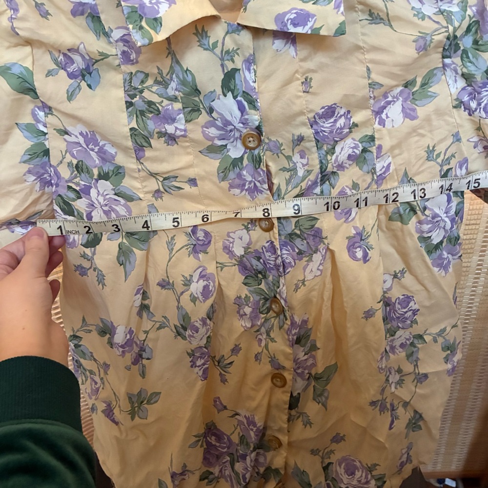 Simple Retro Floral Top - Picture 7 of 13